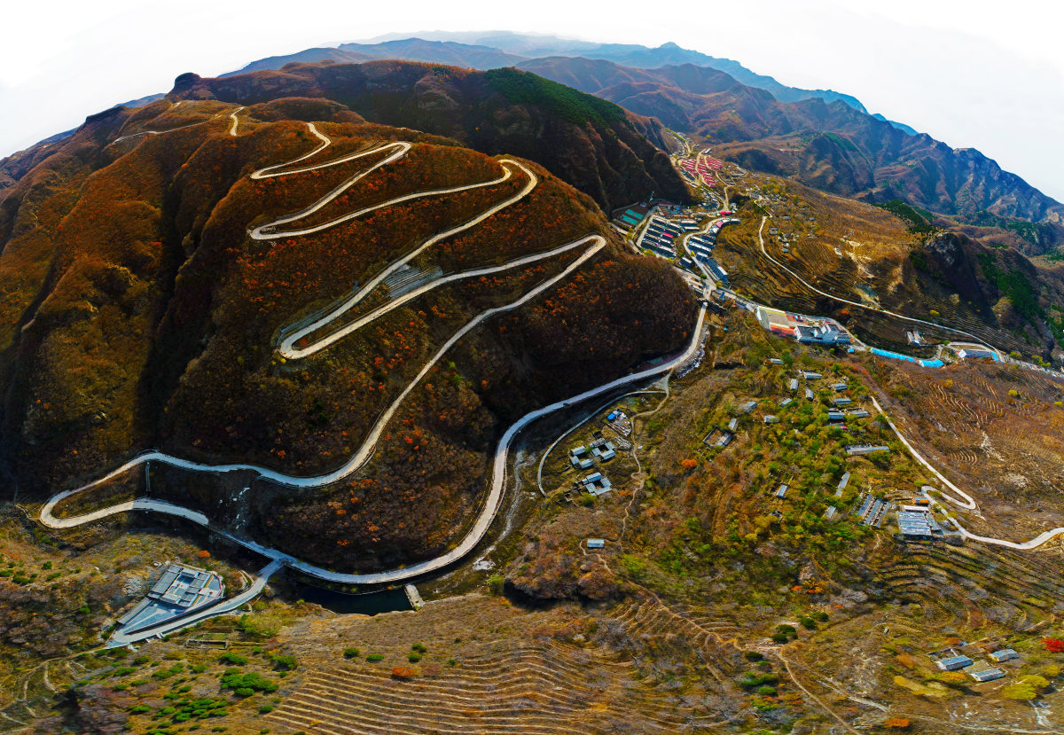 山路弯弯.jpg
