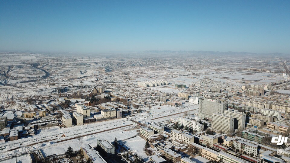 鸟瞰雪景白水县