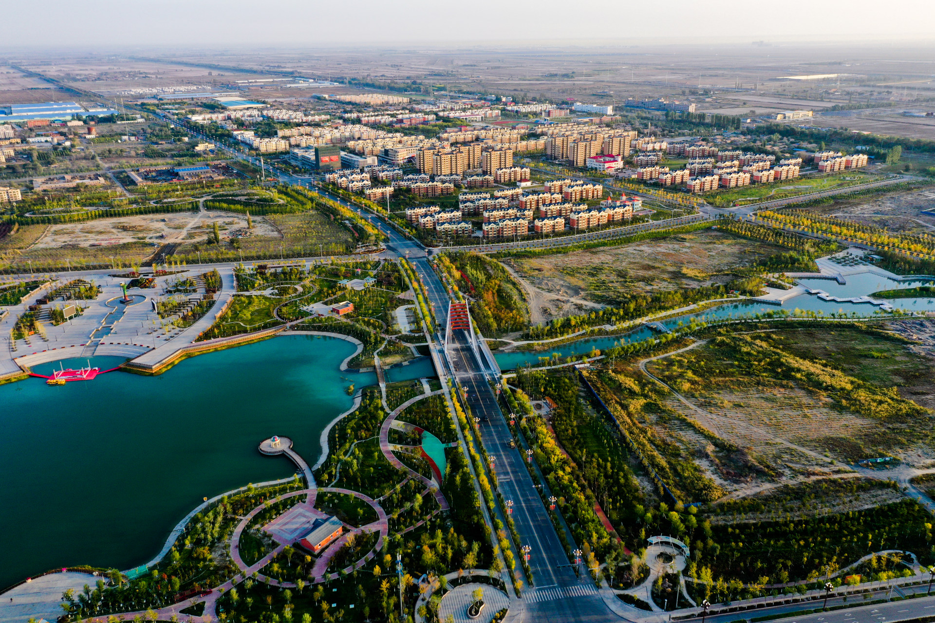 新疆胡杨河市