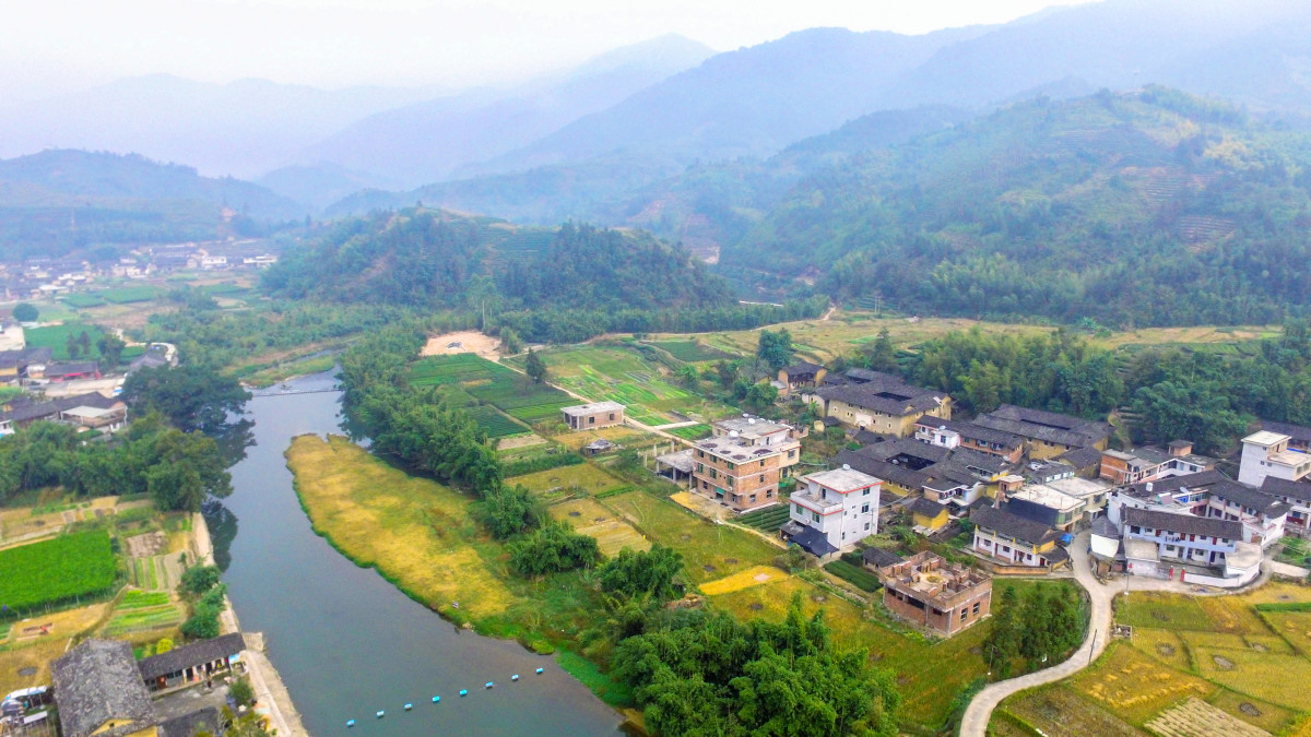 神话般的山区建筑—土楼