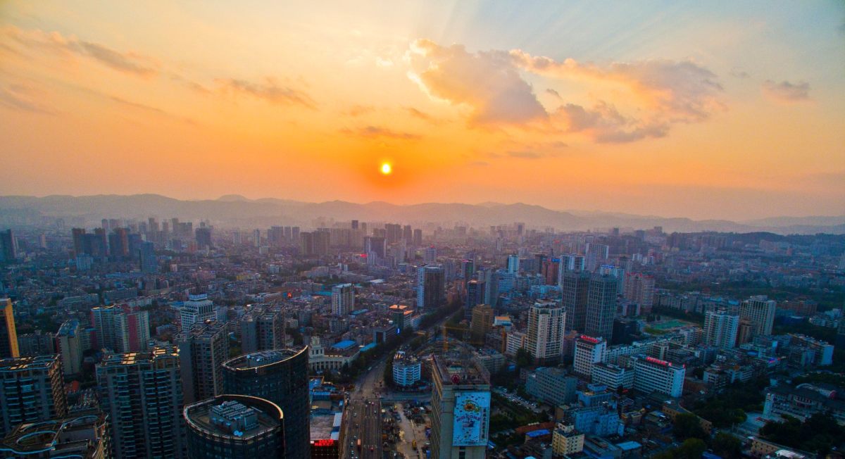 是最能说明昆明是一个无雾霾的城市,在市中心也能看到很漂亮的日出