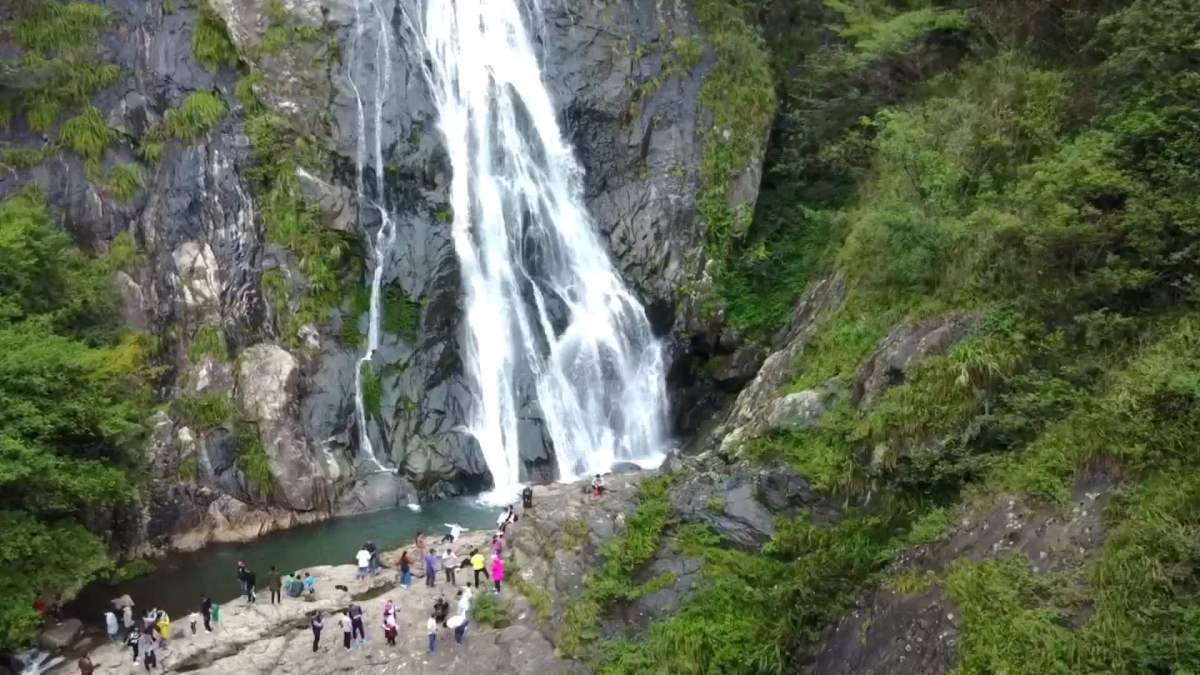 天柱山大峡谷——通天瀑