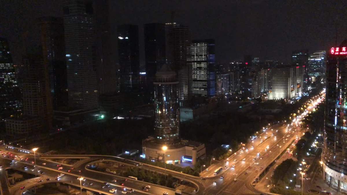 北京夜景延时中国尊躲在一片漆黑里