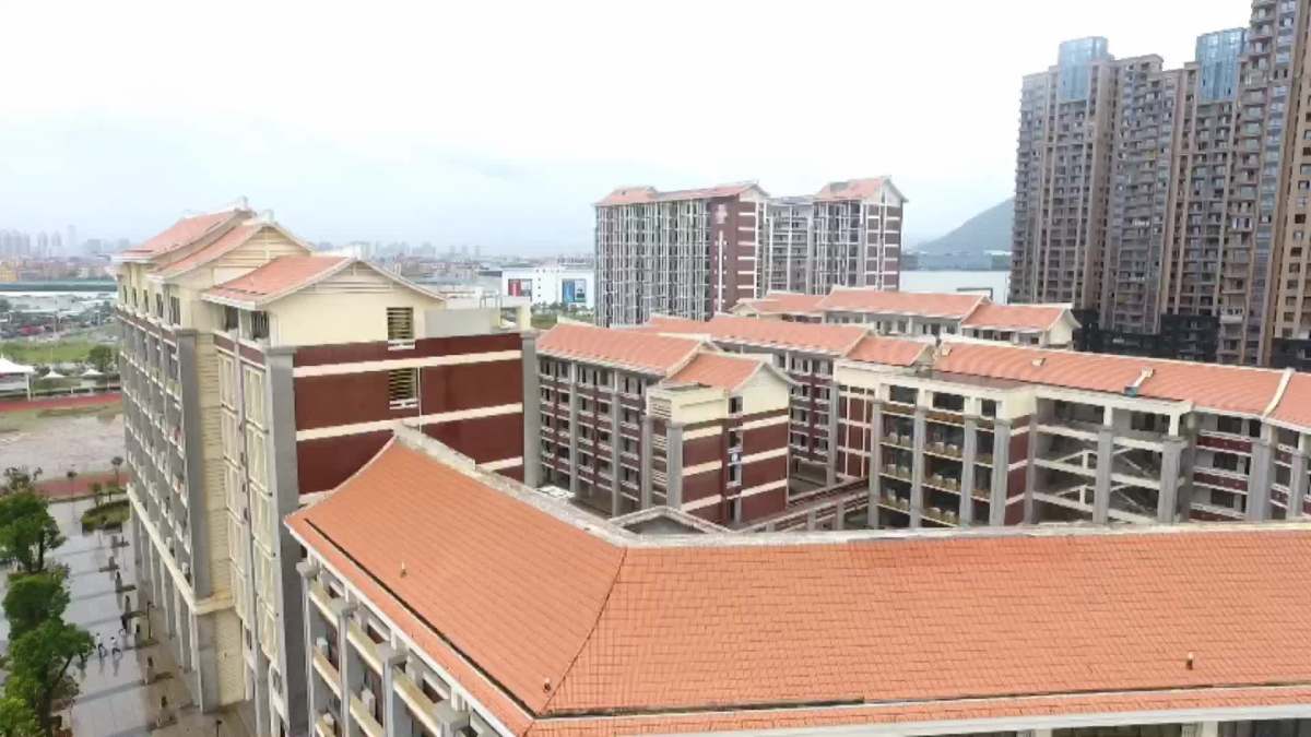 集美中学集体照
