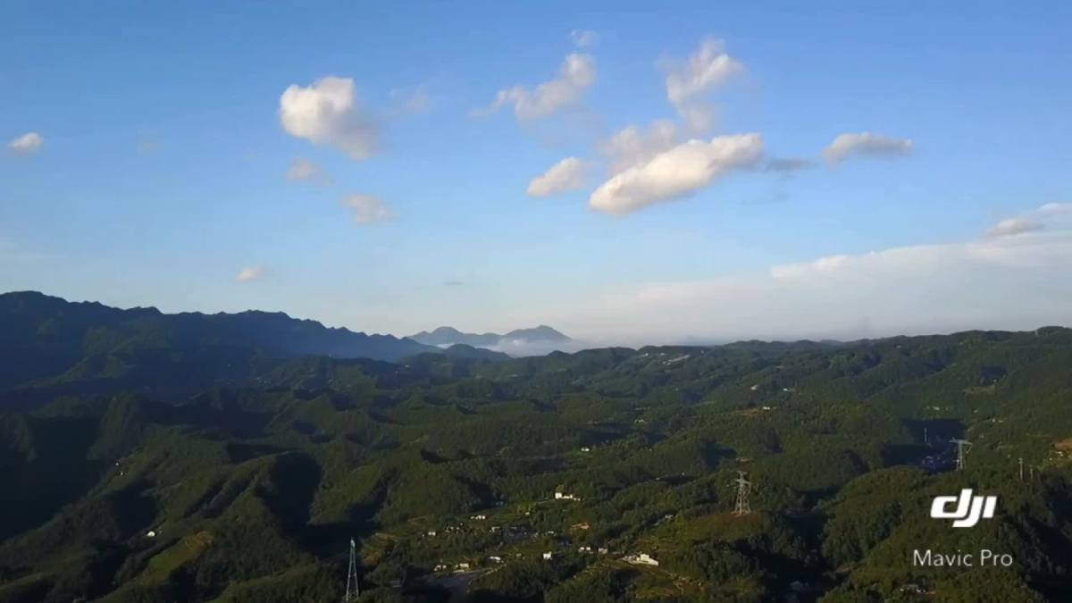 湖北五峰千丈岩