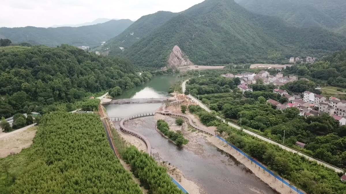 钦寸水库下游美景