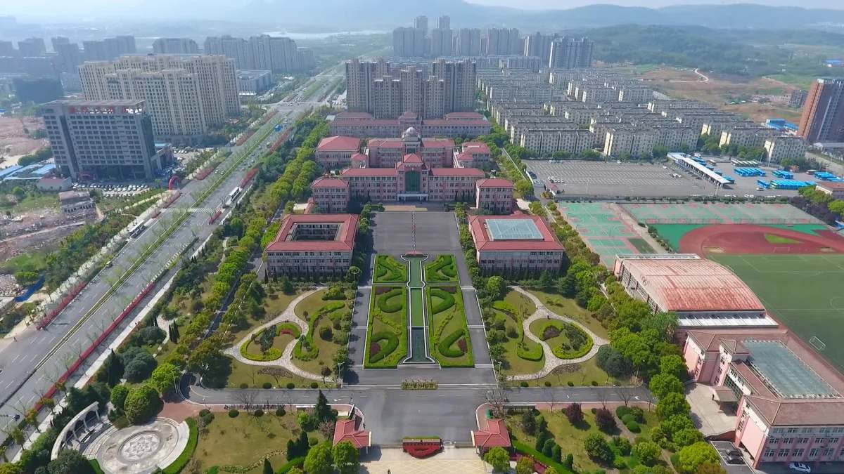 溧水高级中学春天的校园