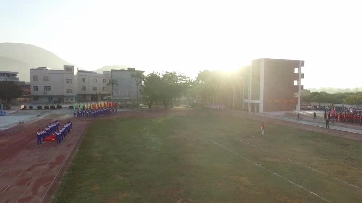 有点反光.航拍派潭中学2016年运动会.