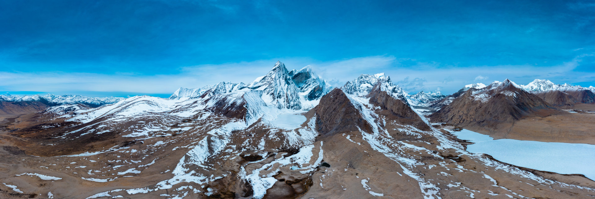 日喀则阿玛折门雪山全景 来自 shigatse apso | 天空之城