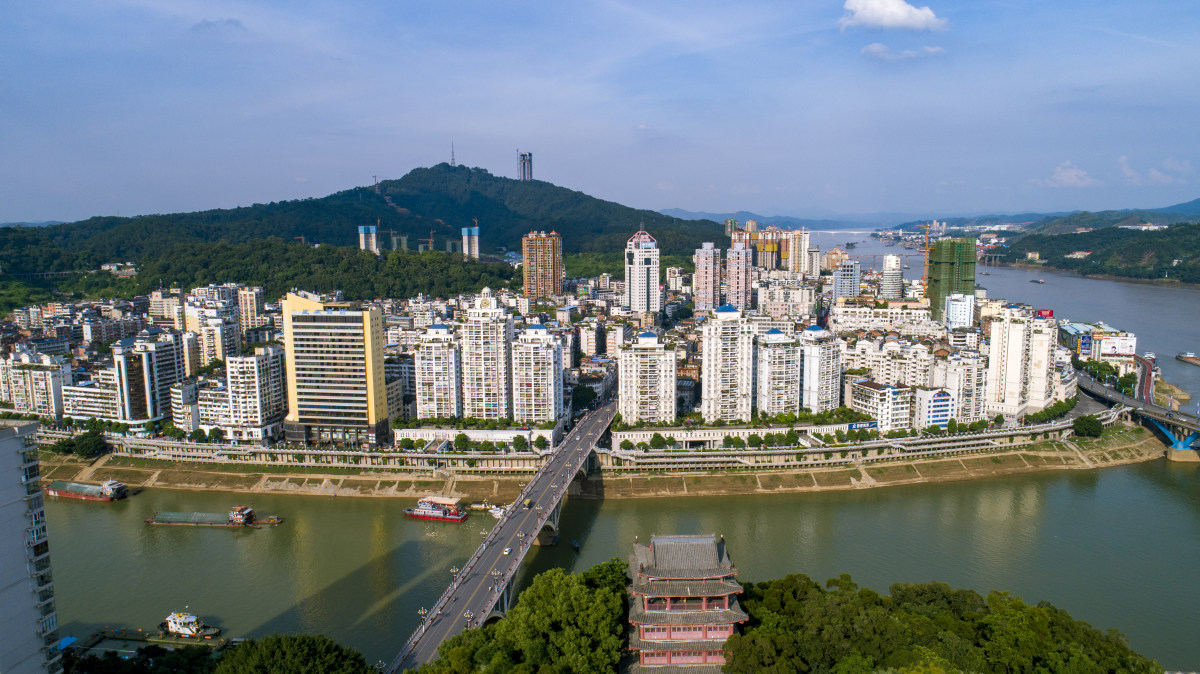 梧州鸳鸯江桂江一桥珠山傍山一带