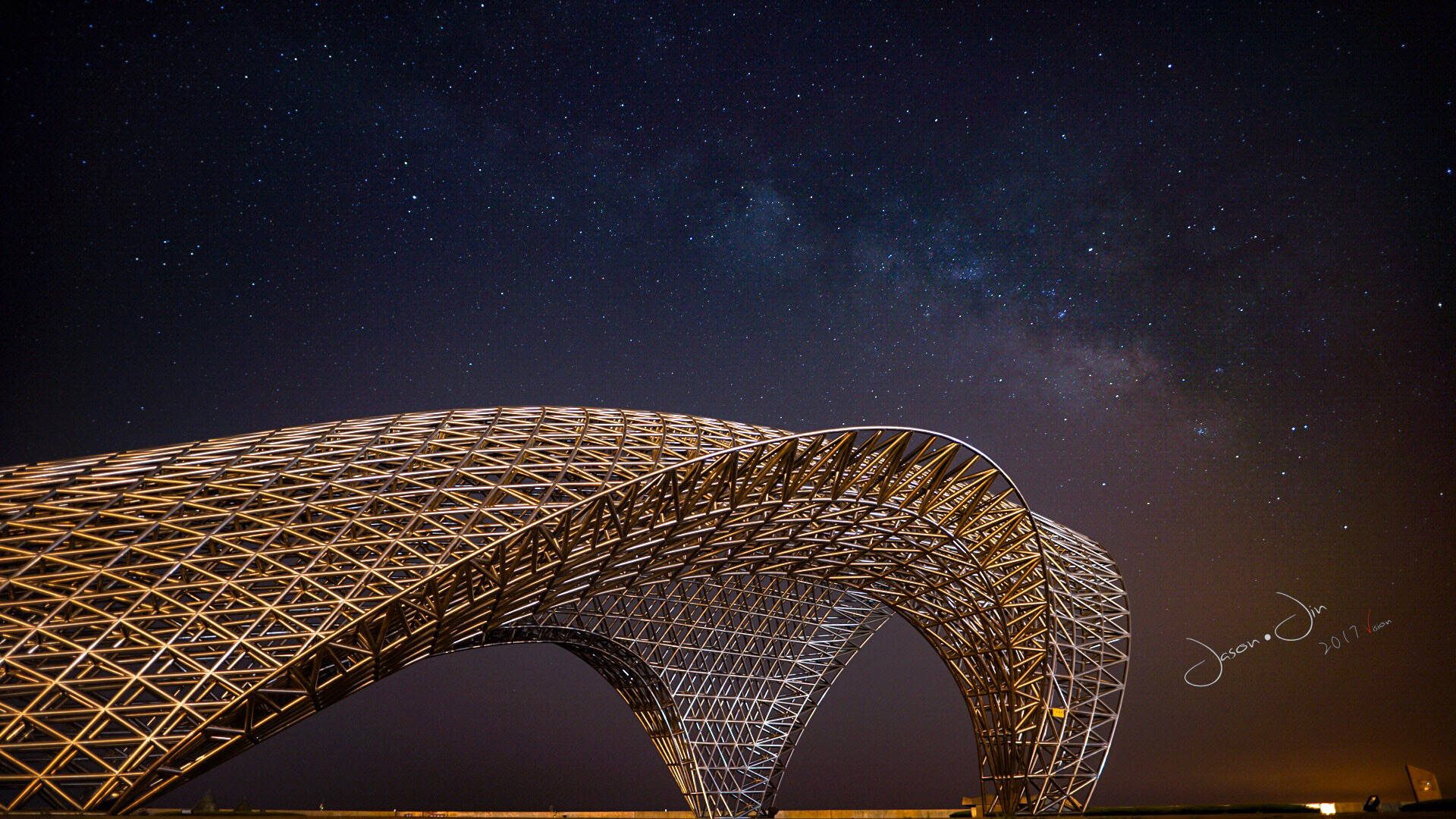 上海南汇嘴,一个光污染严重的地方,难得还能有这么个地方,拍到星空,实