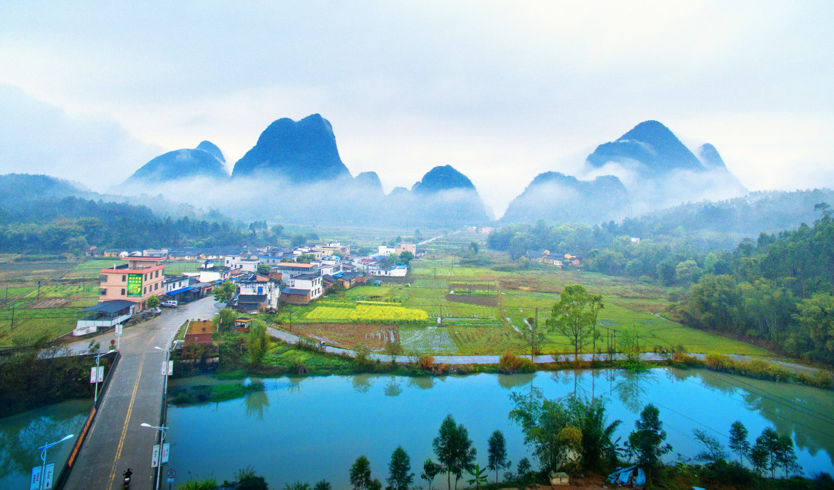 飞龙影像粤北韶关曲江枫湾村的小桂林石峰87设备:phantom 4 pro拍摄