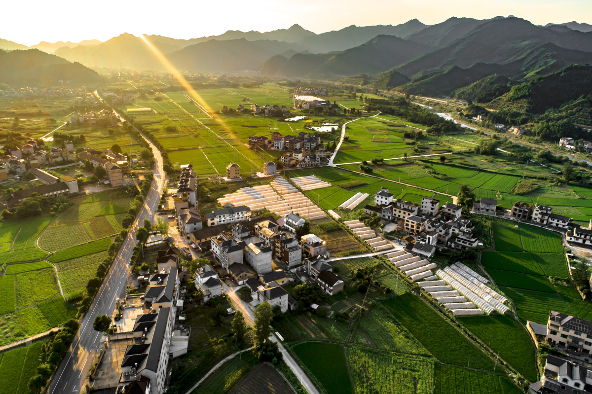 衢州开化县杨林镇黄昏照片航拍