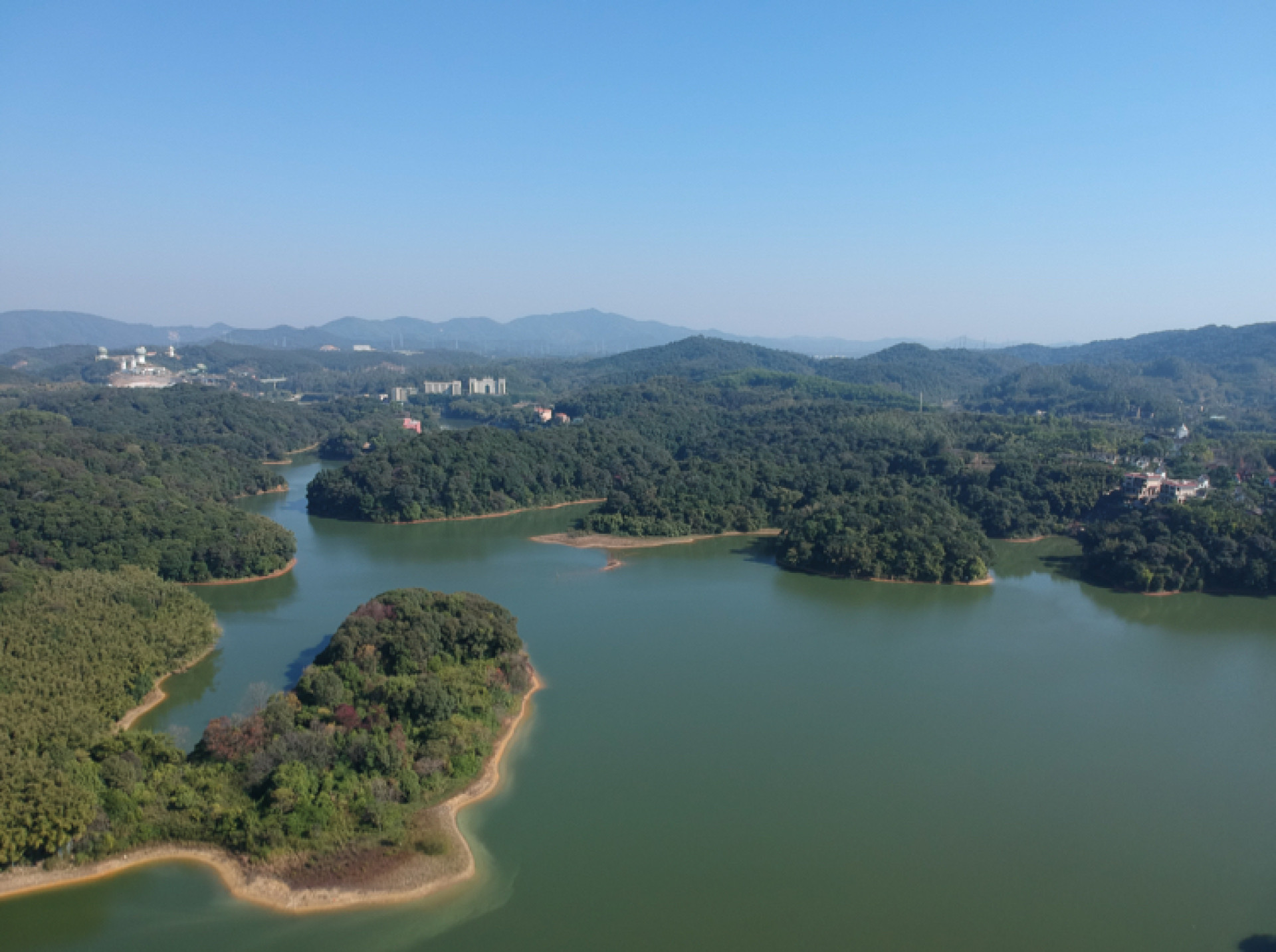 广州 天鹿湖水库东南角