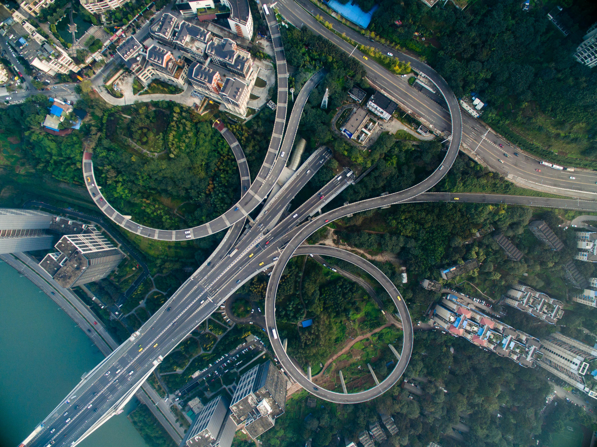 上帝之眼:重庆菜园坝长江大桥南桥头 来自 | 天空之城