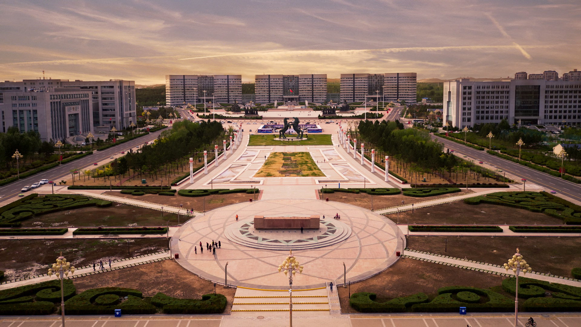 鄂尔多斯市政广场