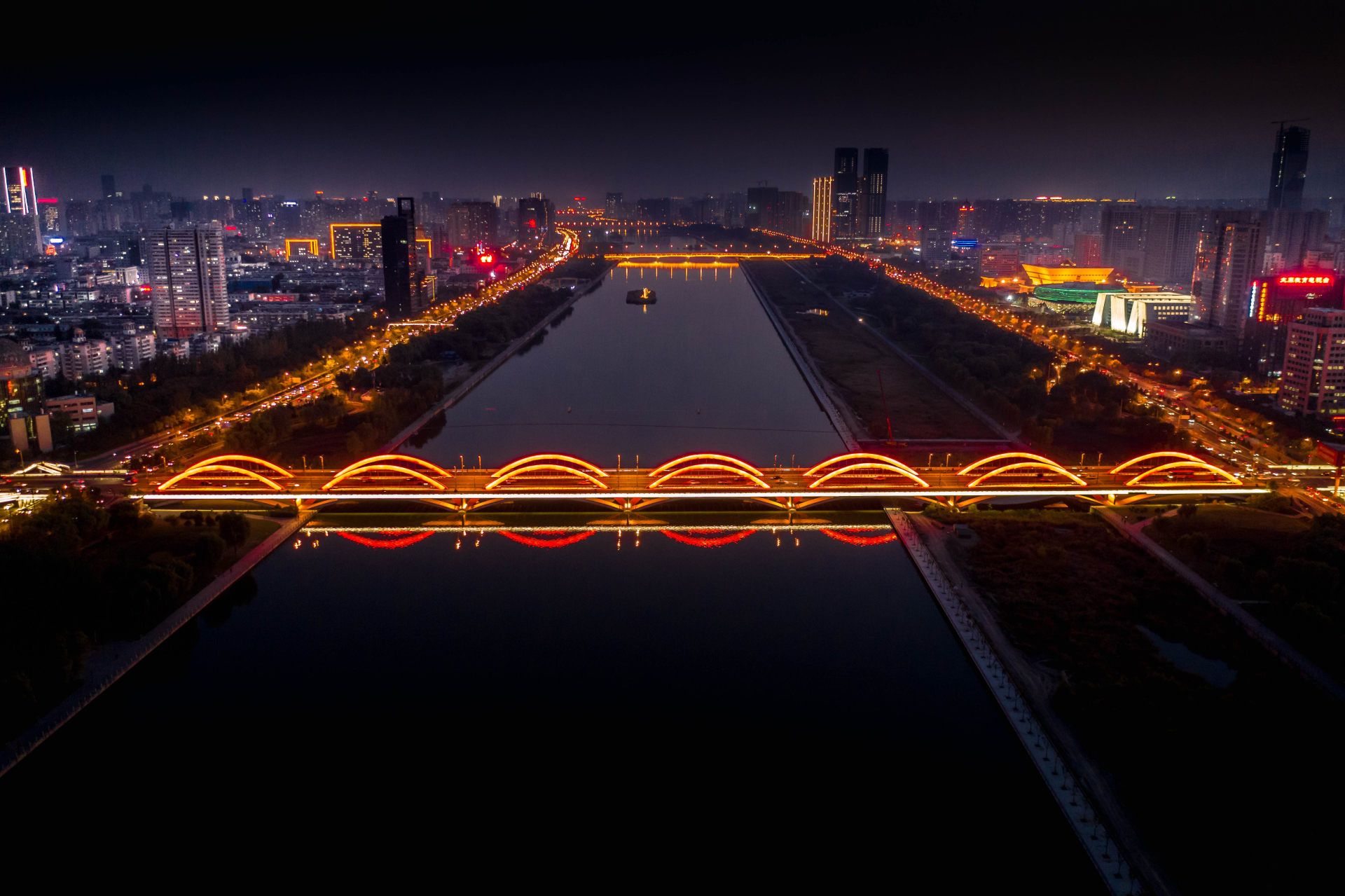 太原漪汾桥夜景描写图片