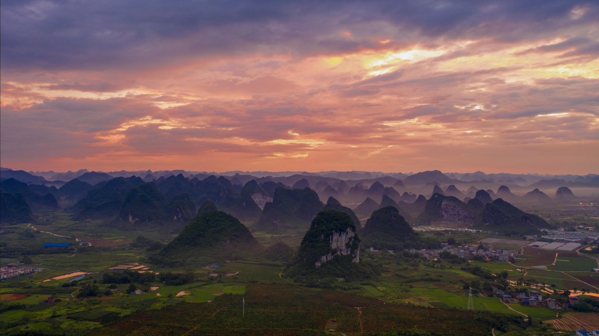 螺蛳粉小镇飞行营地日落