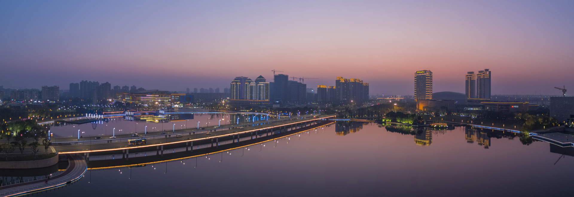 扬州明月湖晚霞