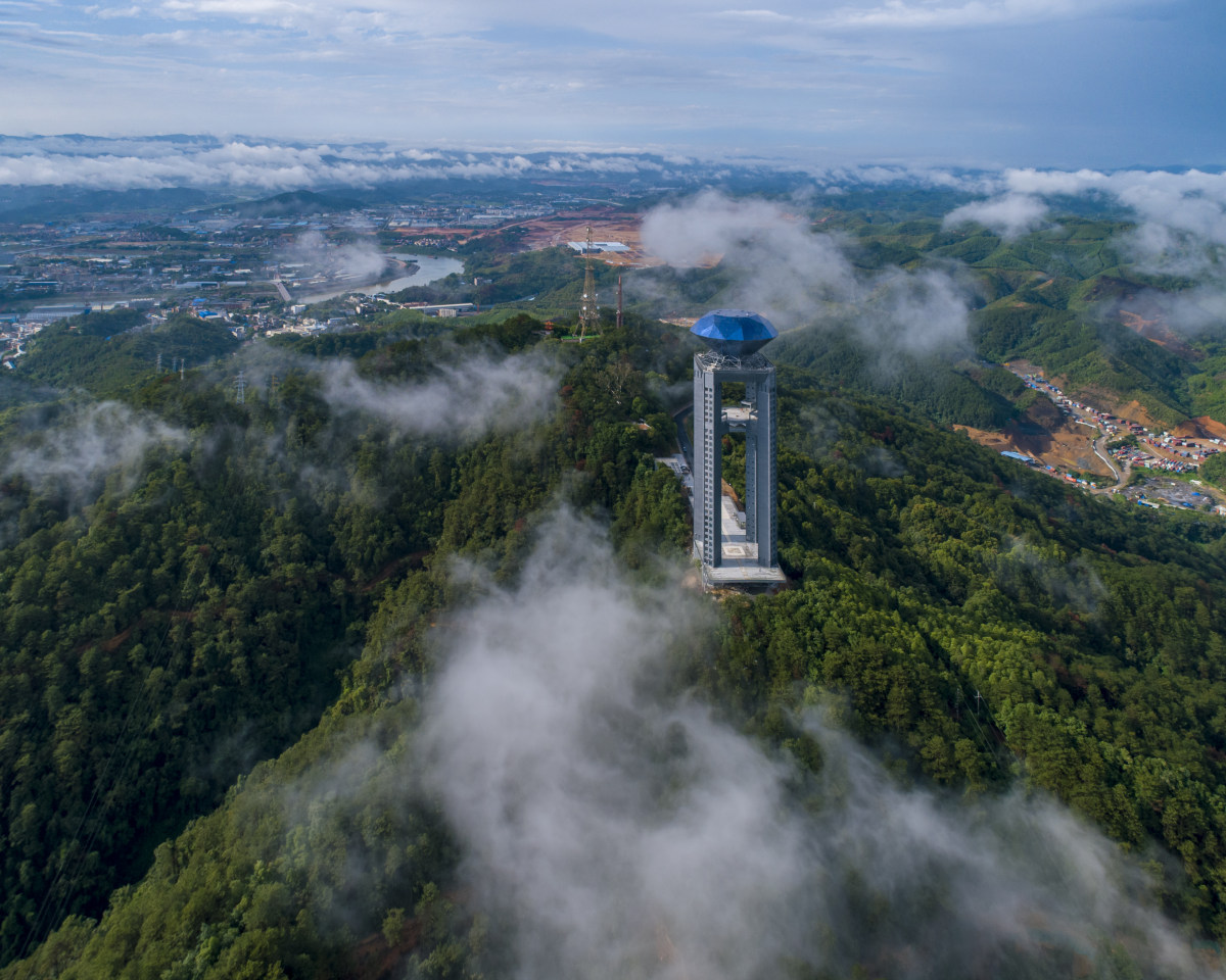 梧州白云山西江明珠塔云峰亭梧州广播电视塔