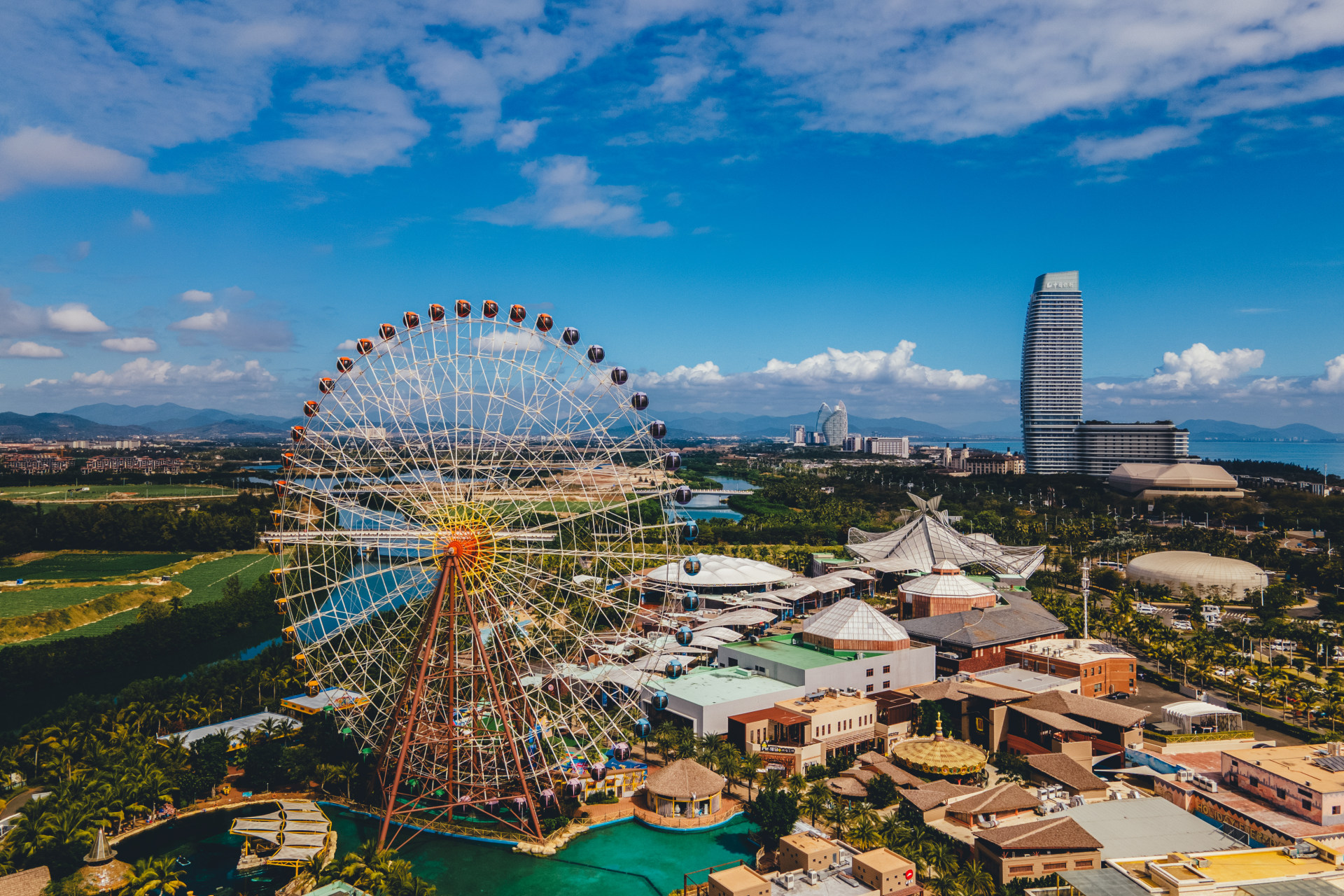 三亚海棠湾摩天轮
