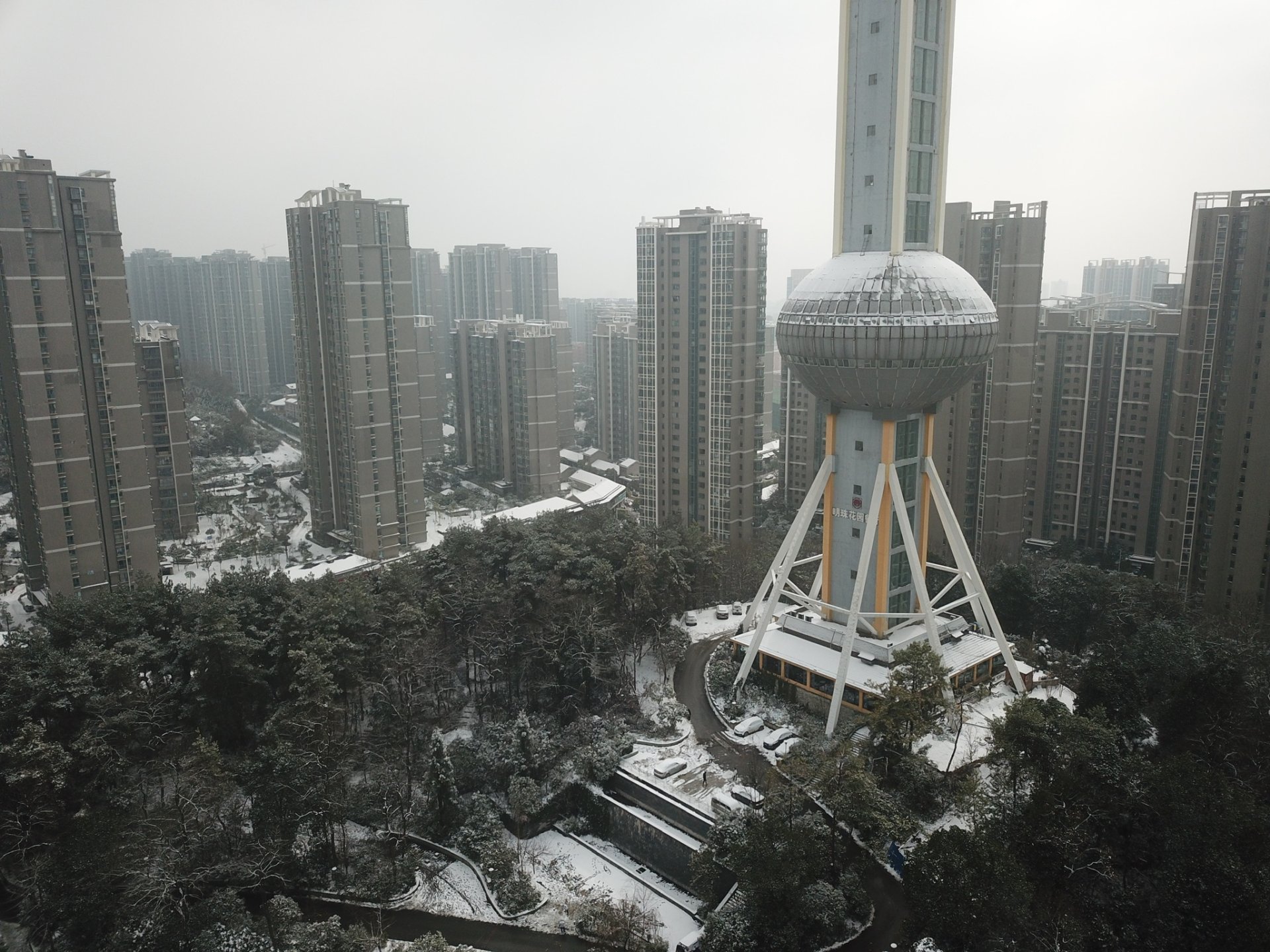 贵阳明珠塔图片