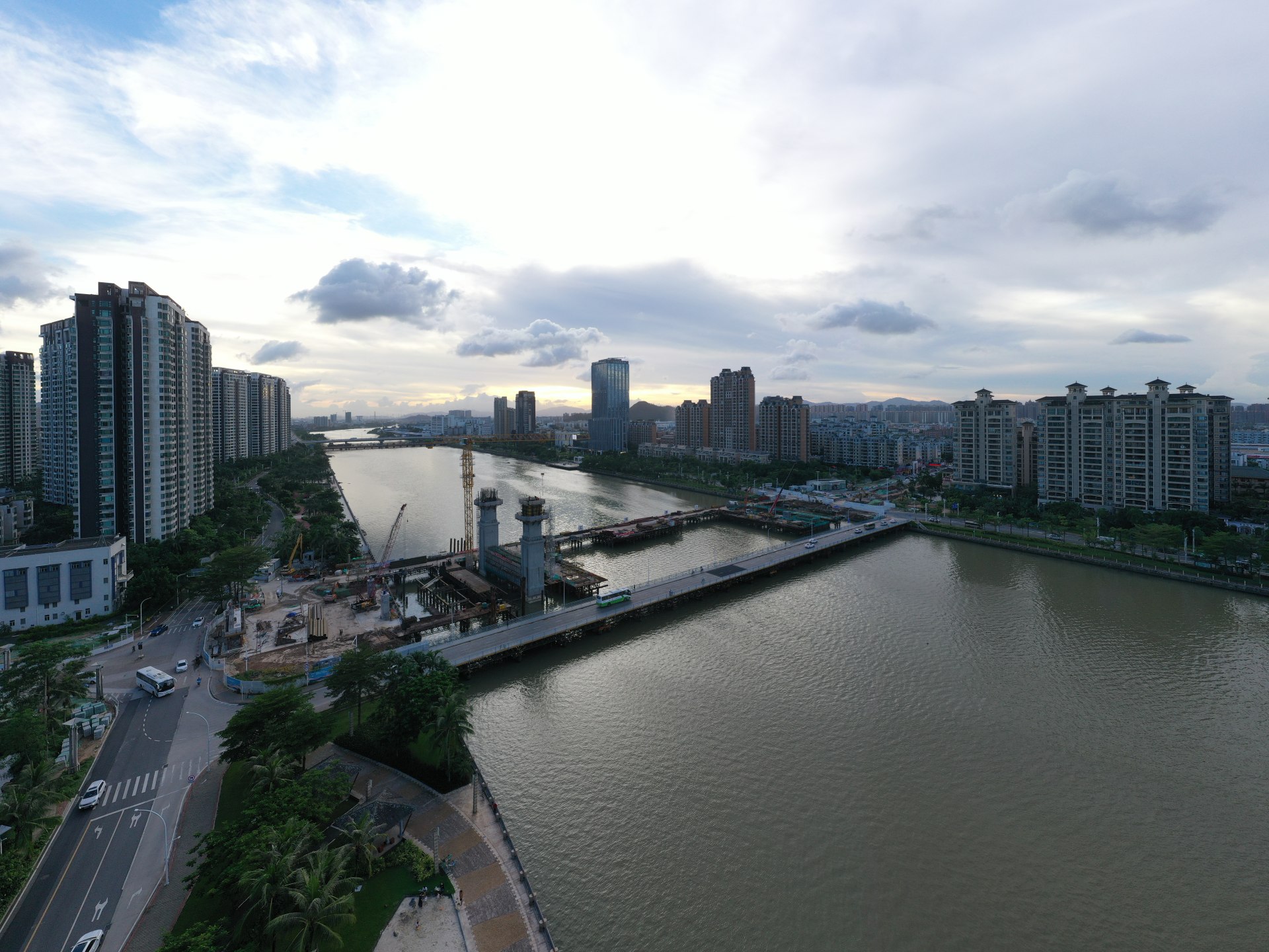 珠海市前山河晚霞