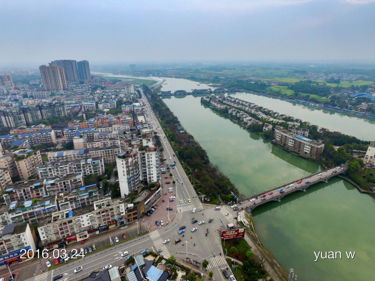 崇州市滨河路掠影