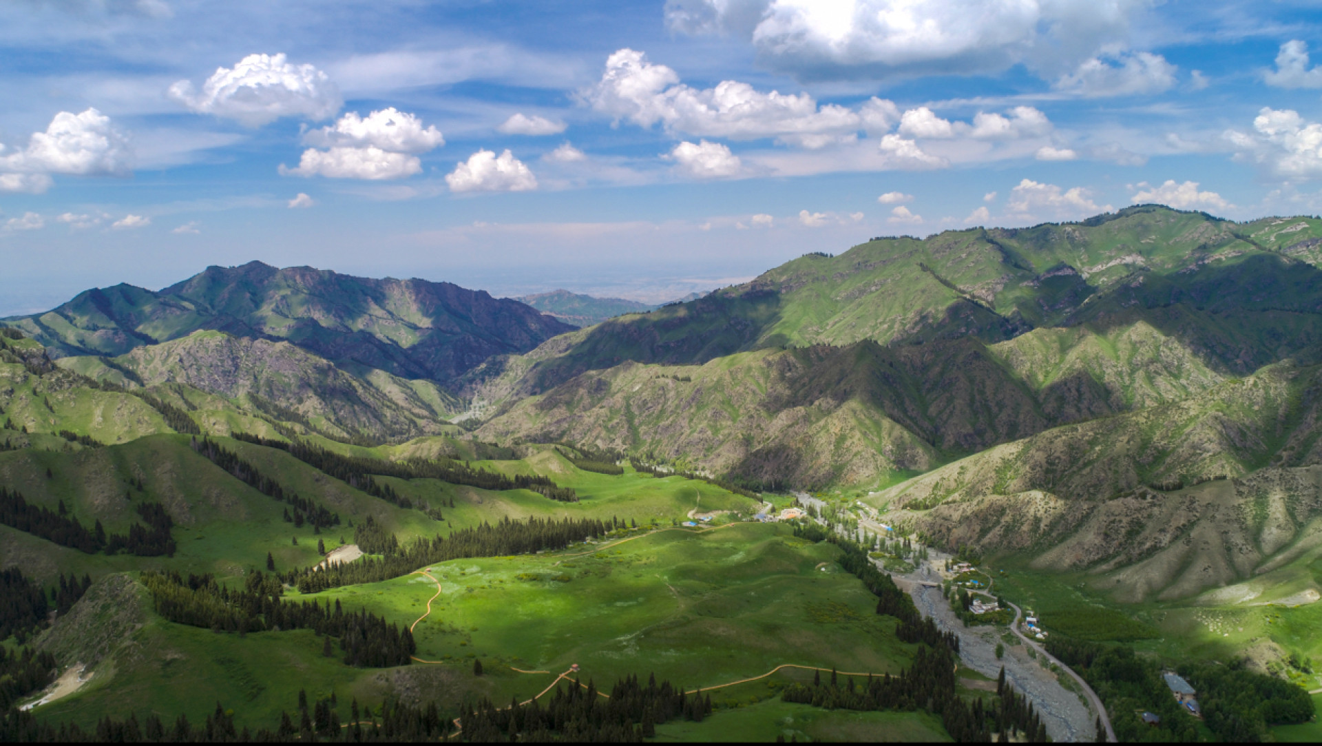 天山国家森林公园哈熊沟