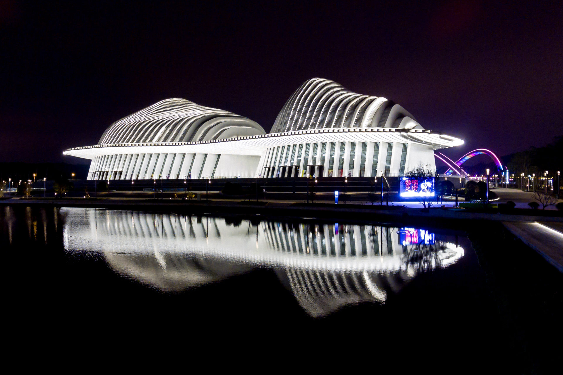 南宁文化艺术中心