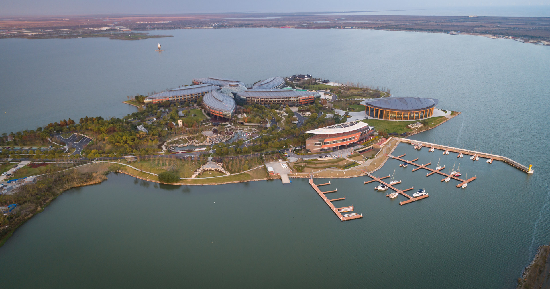 上海市浦东新区——上海滴水湖皇冠假日酒店