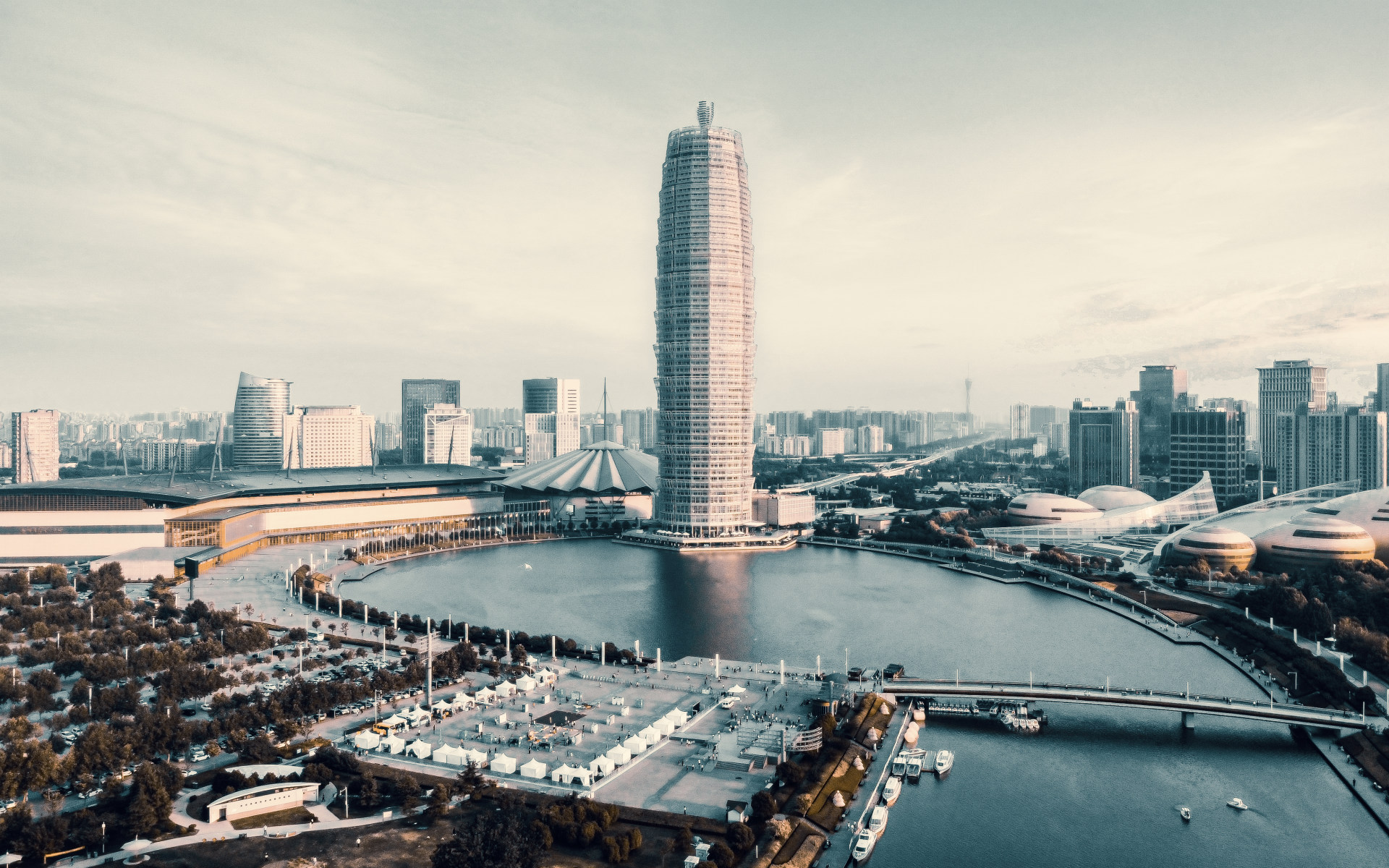 电影质感调色-郑州cbd会展中心 (mavic mini)