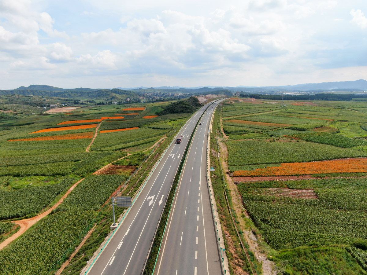 公路网g56杭瑞高速公路进入云南的第二段,是宣威以南的重要陆路通道