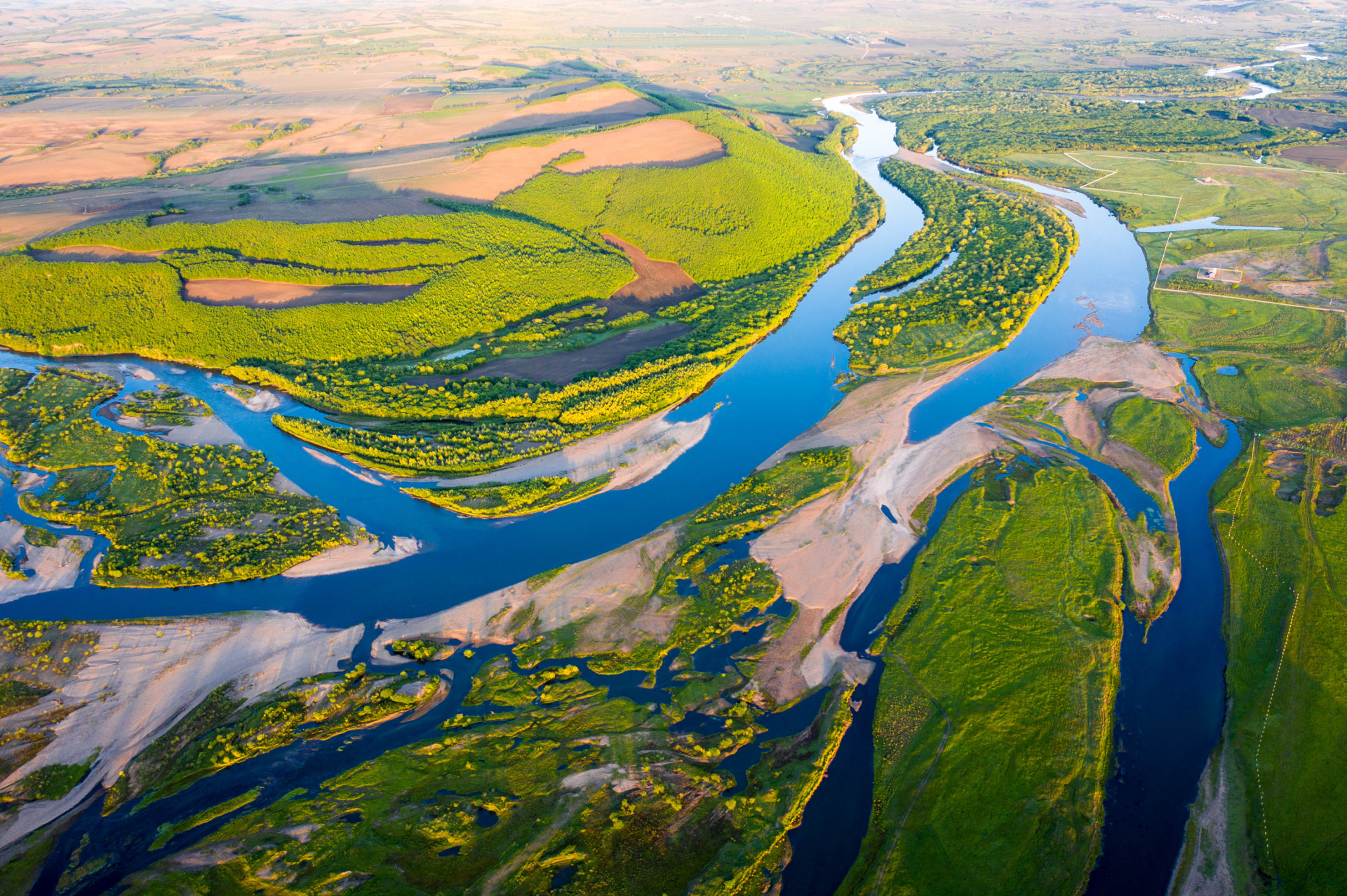 呼伦贝尔市鄂伦春旗大杨树镇甘河湿地