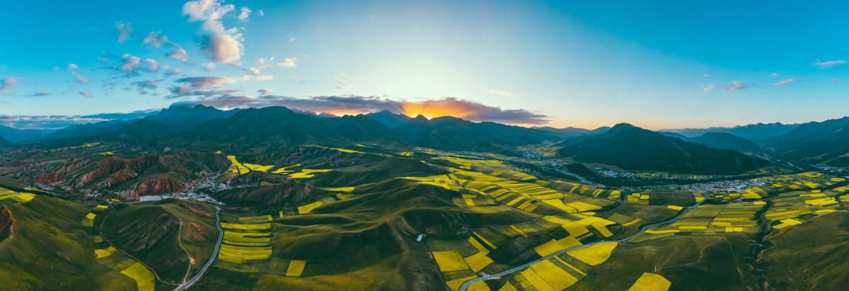 卓尔山下的花田by A咚咚a Skypixel 卓尔山下的花田by A咚咚a Skypixel