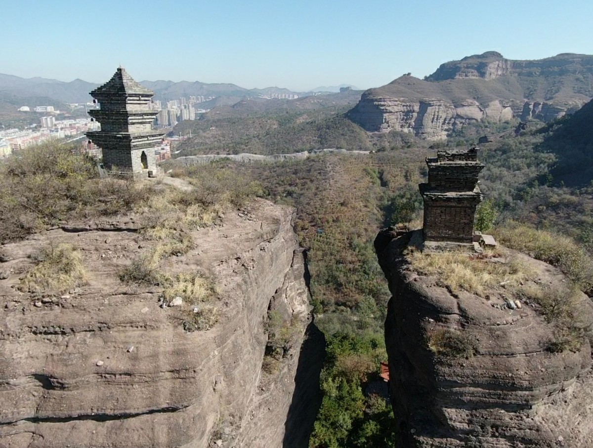 河北承德双塔山
