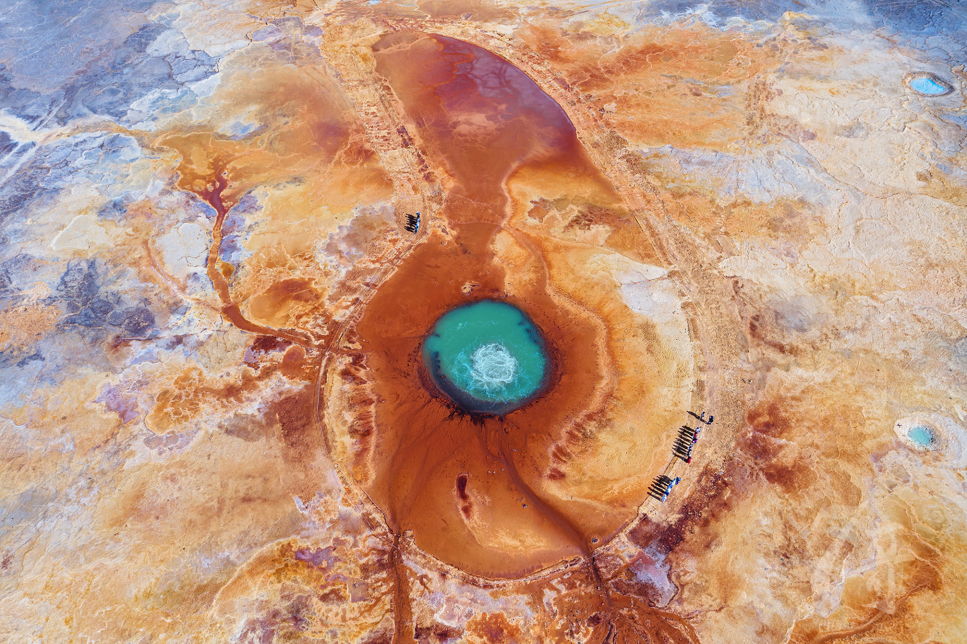 青海茫崖艾肯泉