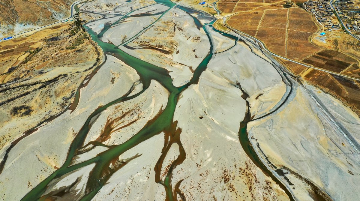 雅鲁藏布江支流by 异域行者 Skypixel