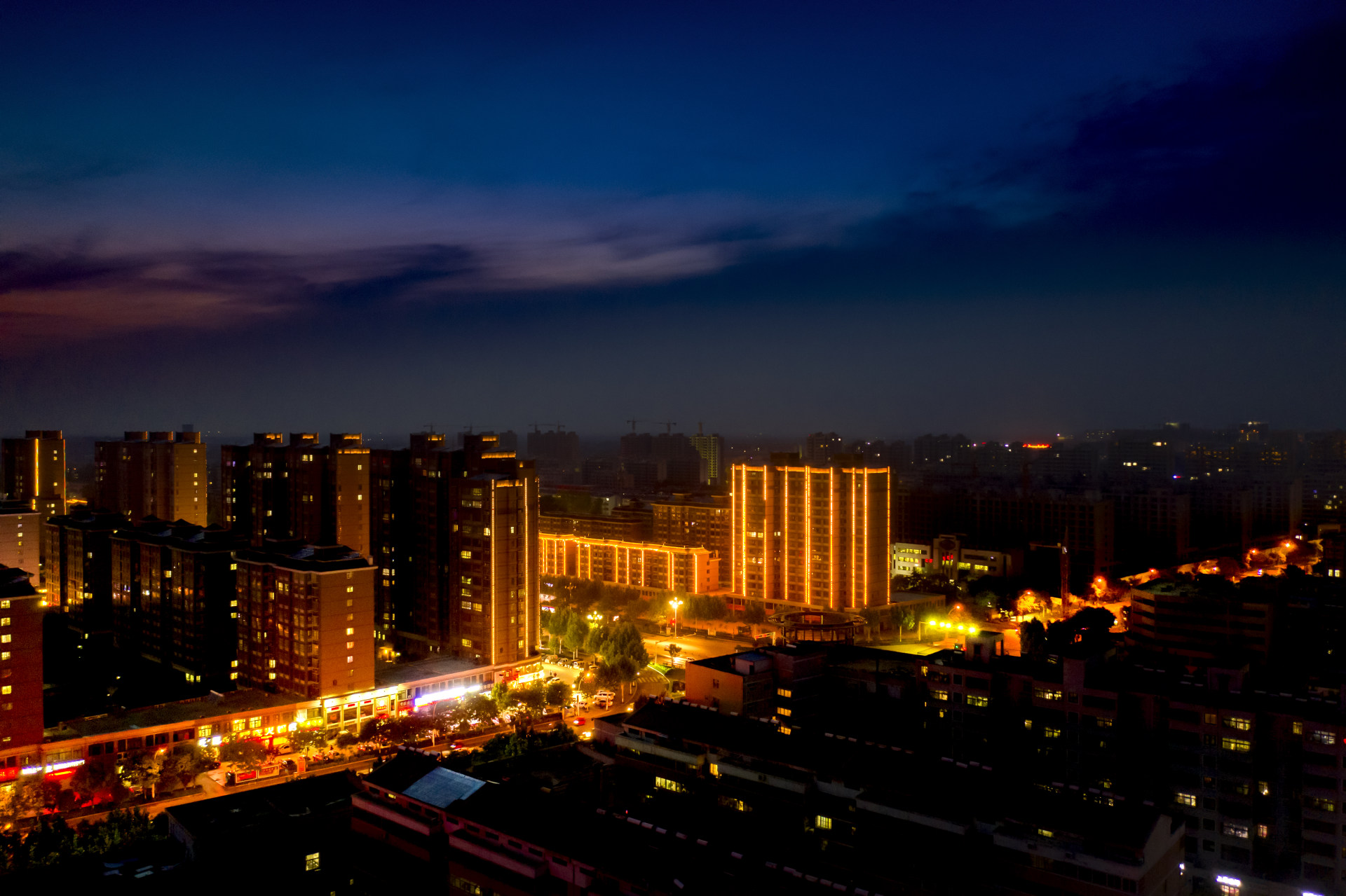 孝城嘉祥初夏夜景一组