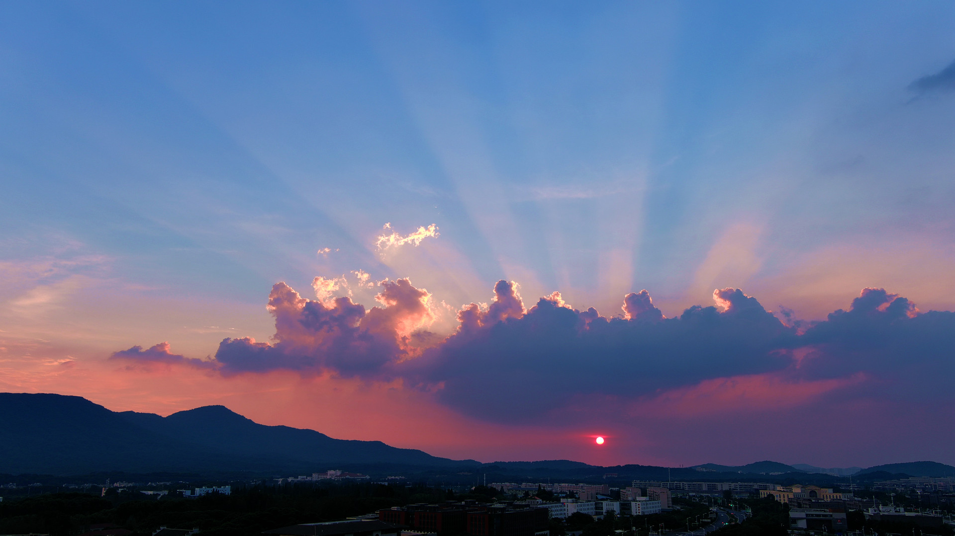 紫金山落日霞光 来自 石头哥哥 | 天空之城