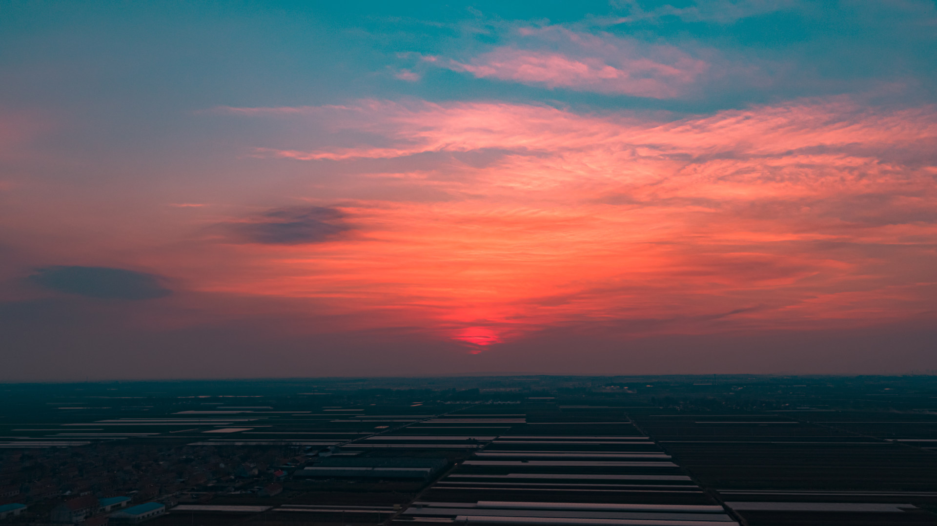 乡村傍晚的夕阳
