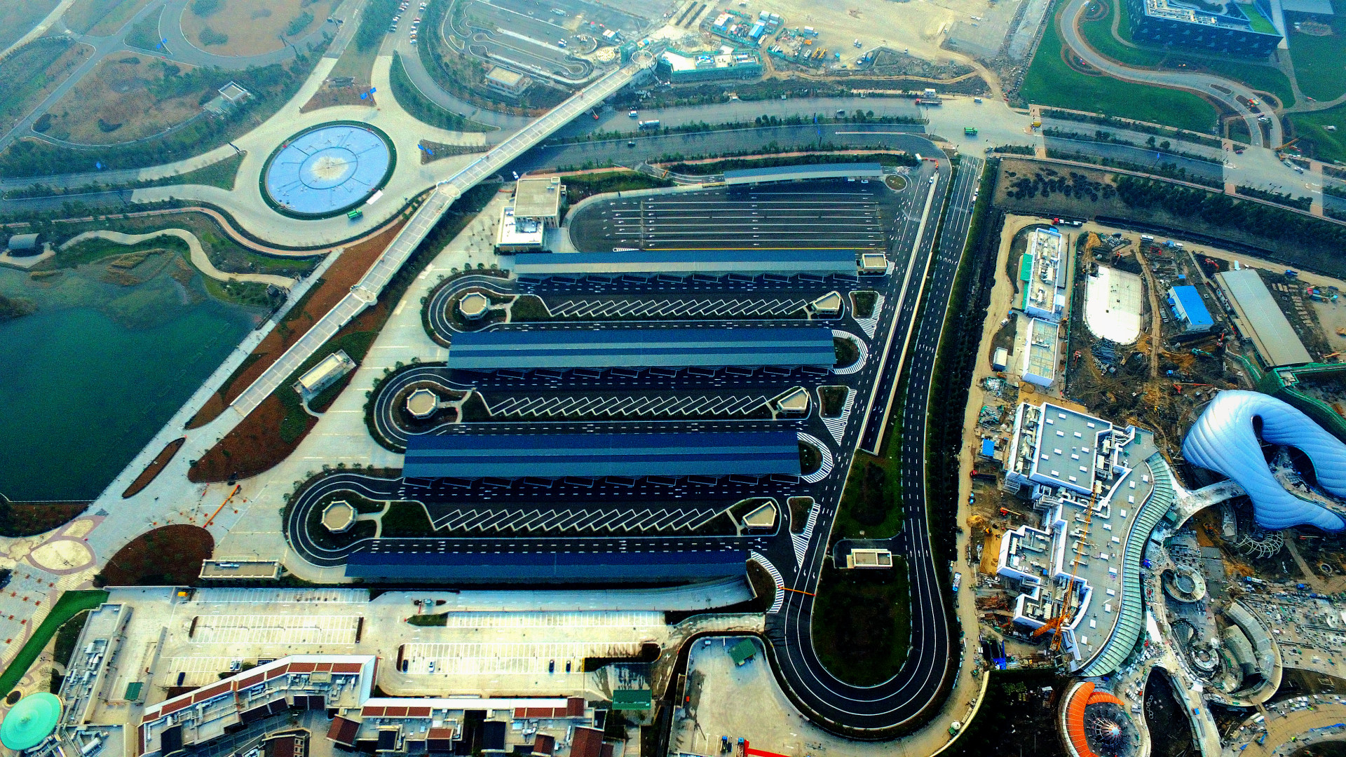 上海迪士尼停车场