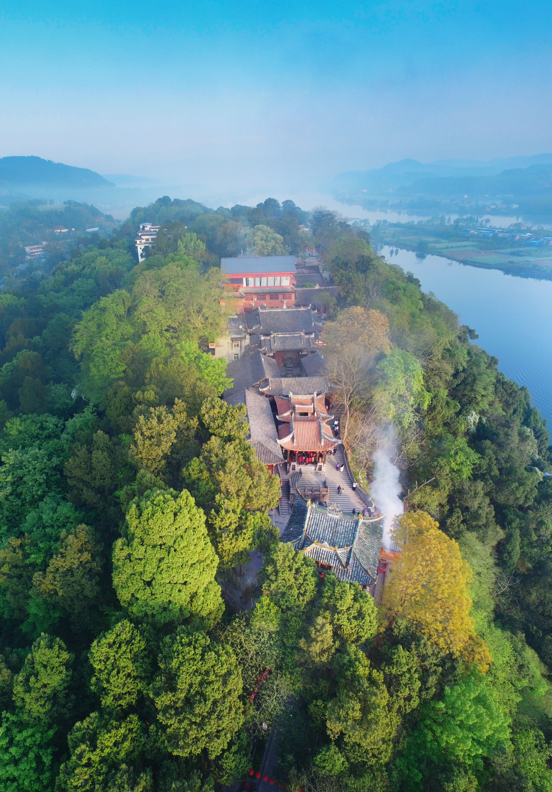 四川射洪金华山