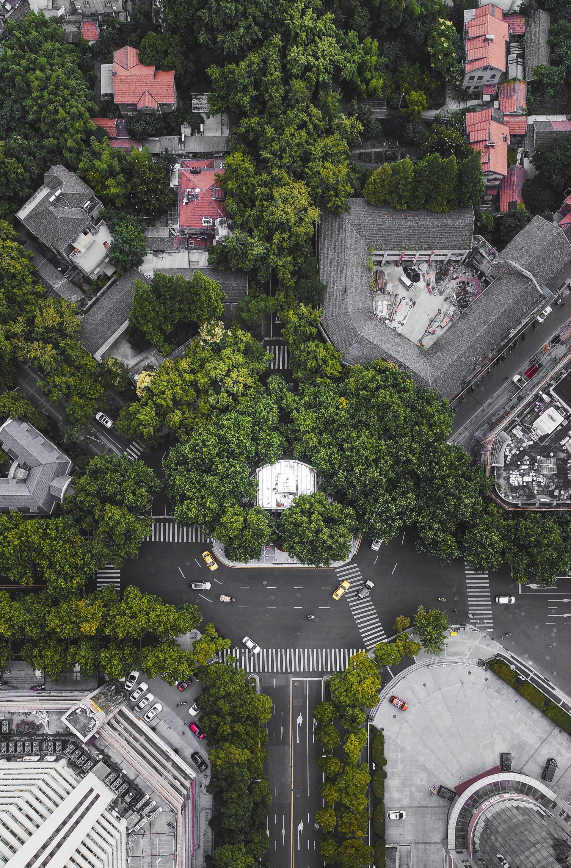 南京江苏路与颐和路交汇处的先锋书店