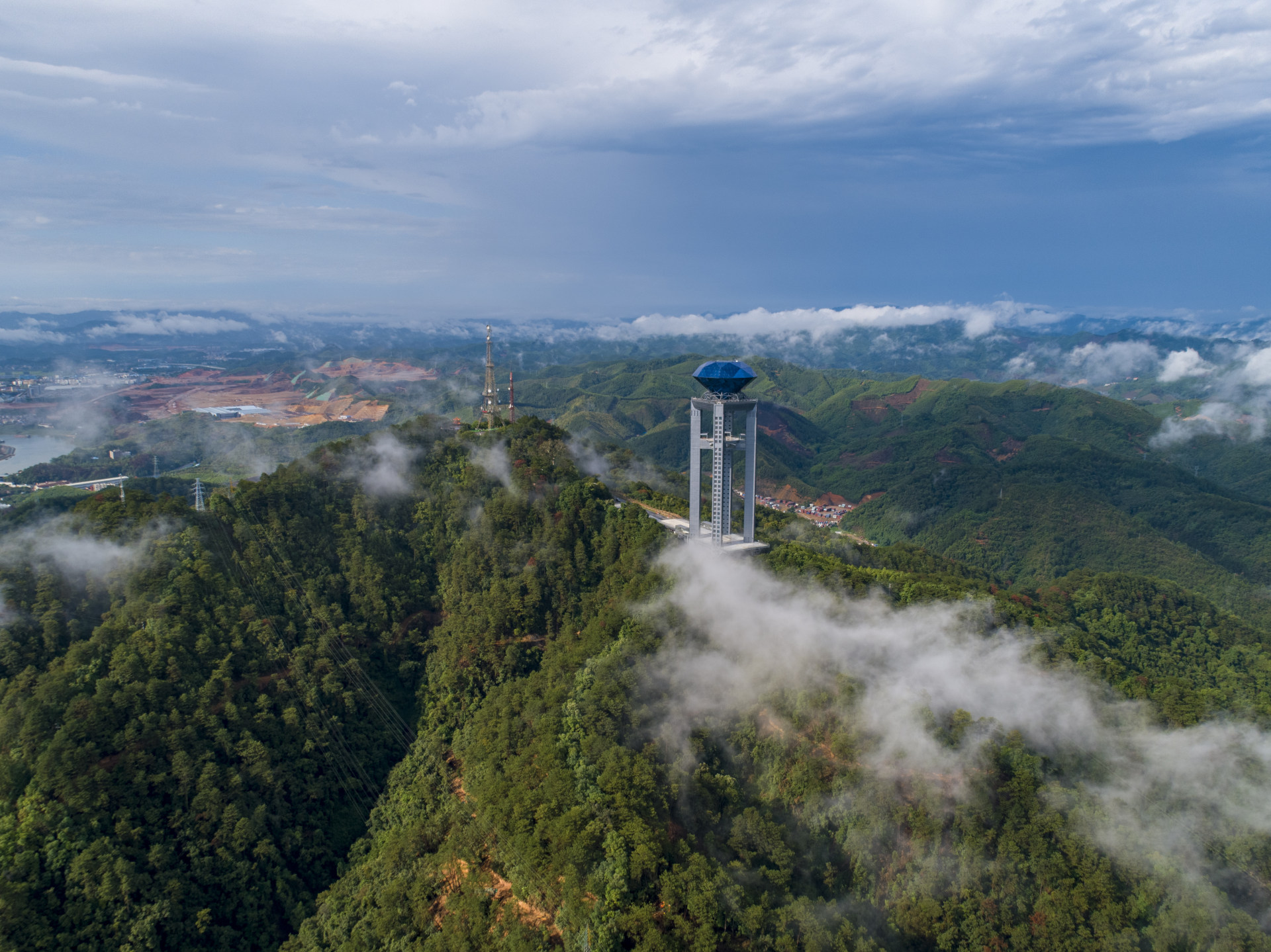 梧州白云山·西江明珠塔·云峰亭·梧州广播电视塔