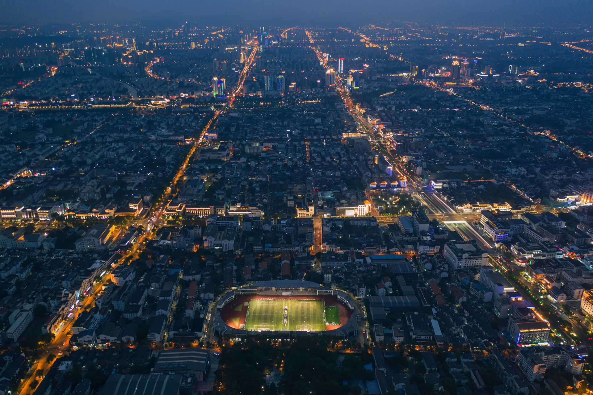 苏州古城区的夜明珠—五卅路体育馆