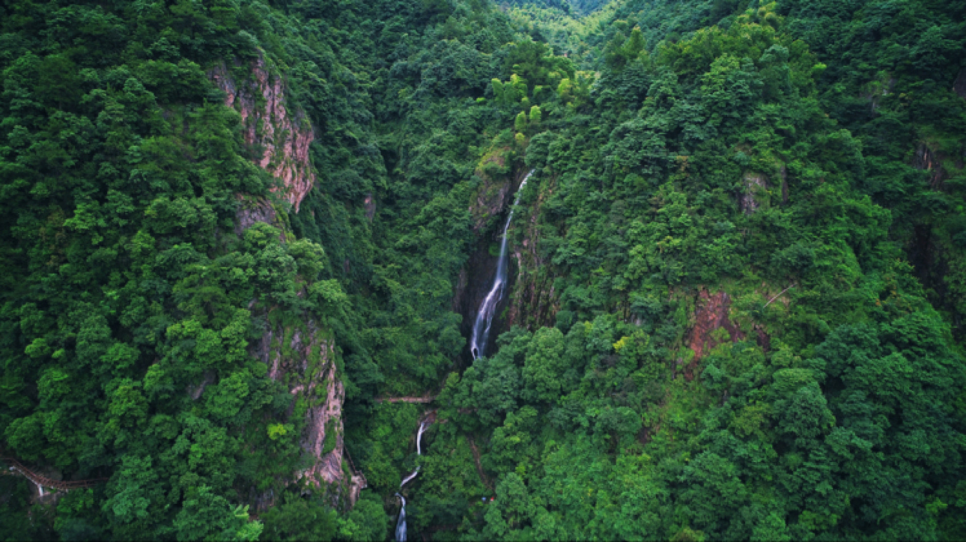 赤岸松瀑山风景区图片