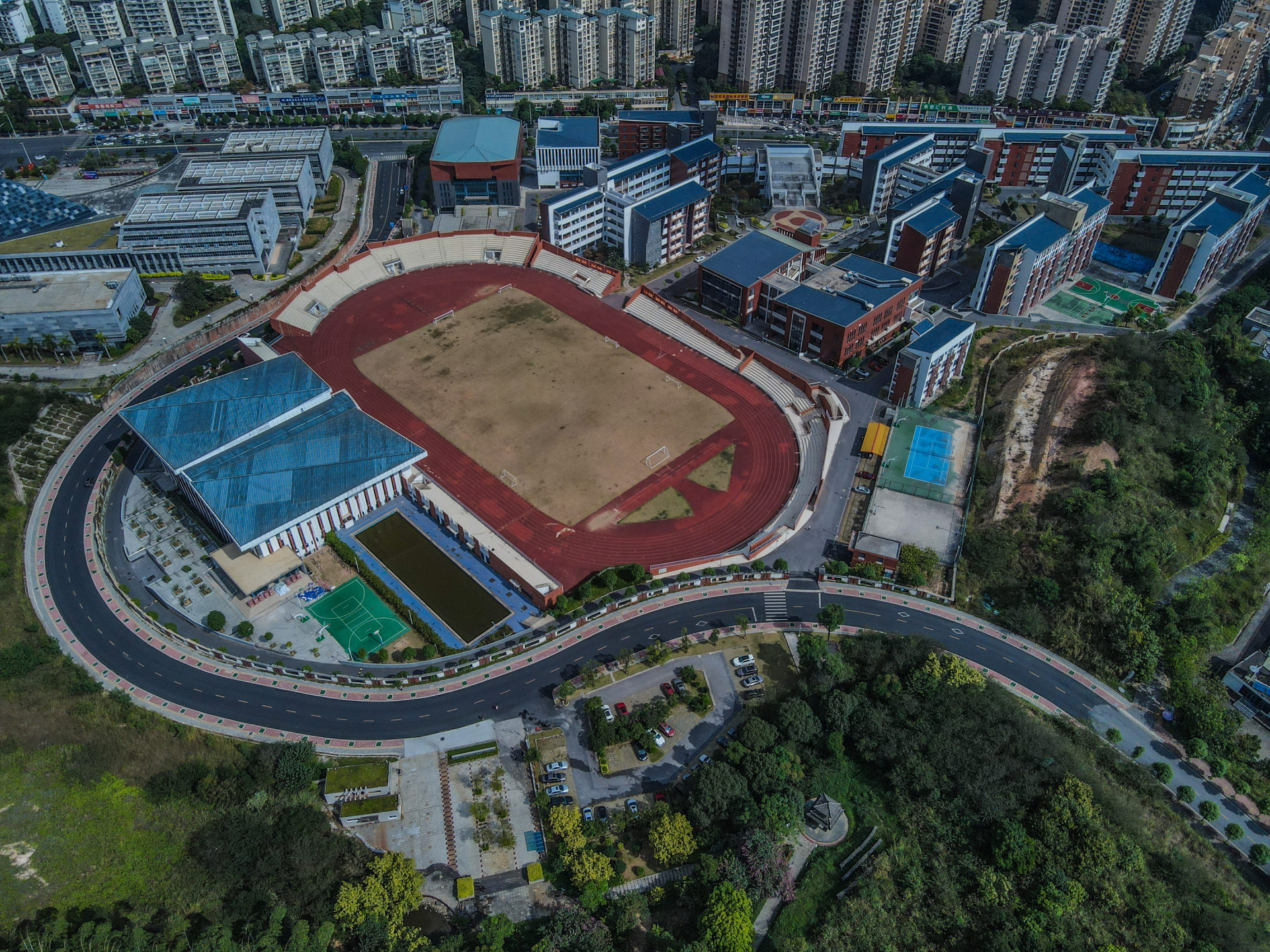 南宁市第三中学初中部(青秀校区) 来自 focus 16 | 天空之城