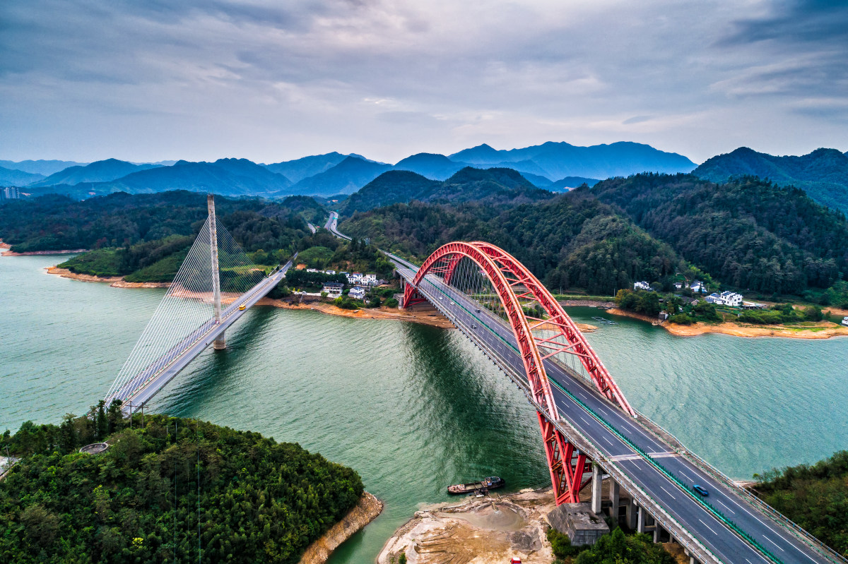 双龙戏湖太平湖大桥组照