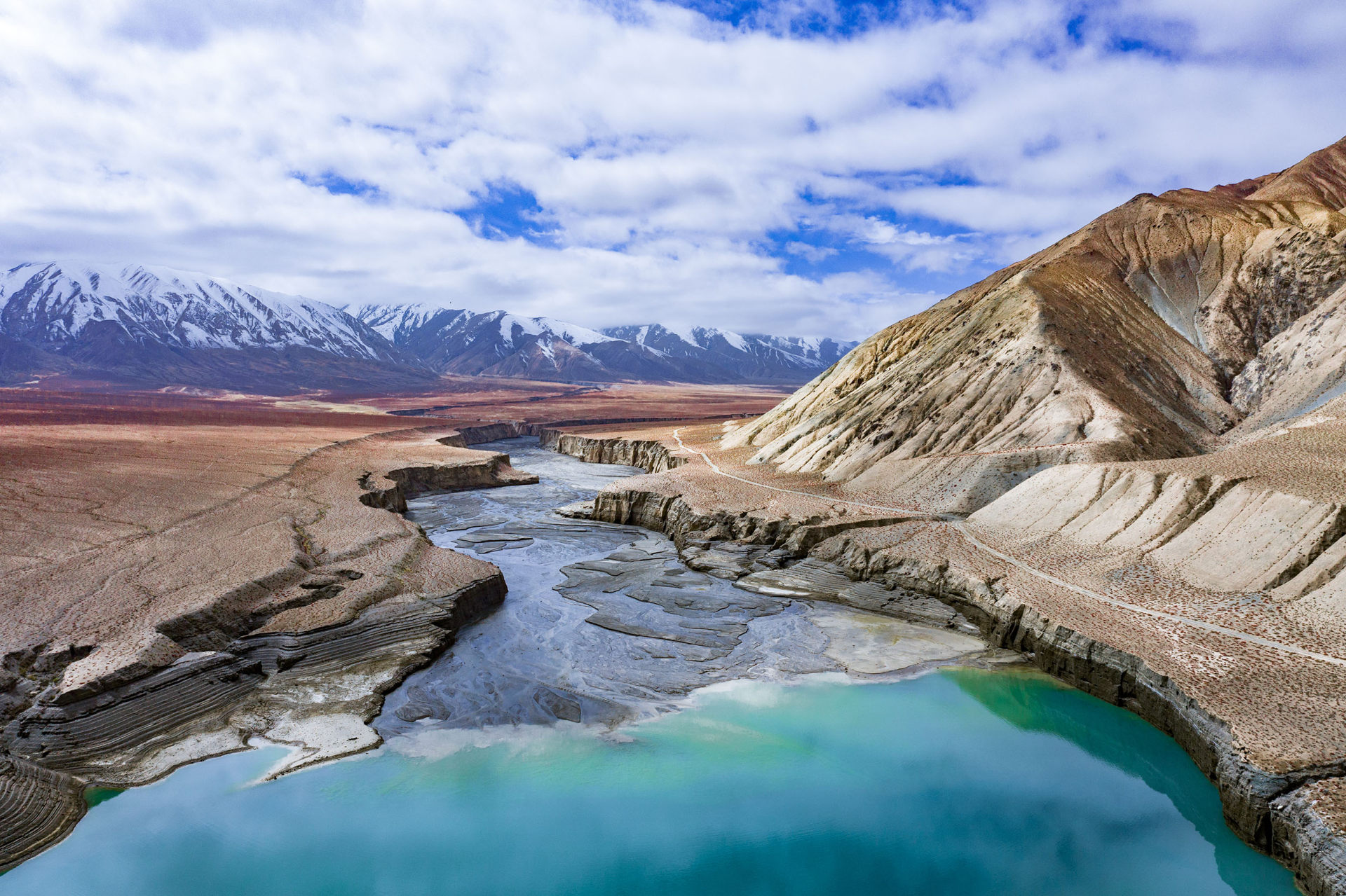格尔木昆仑大峡谷